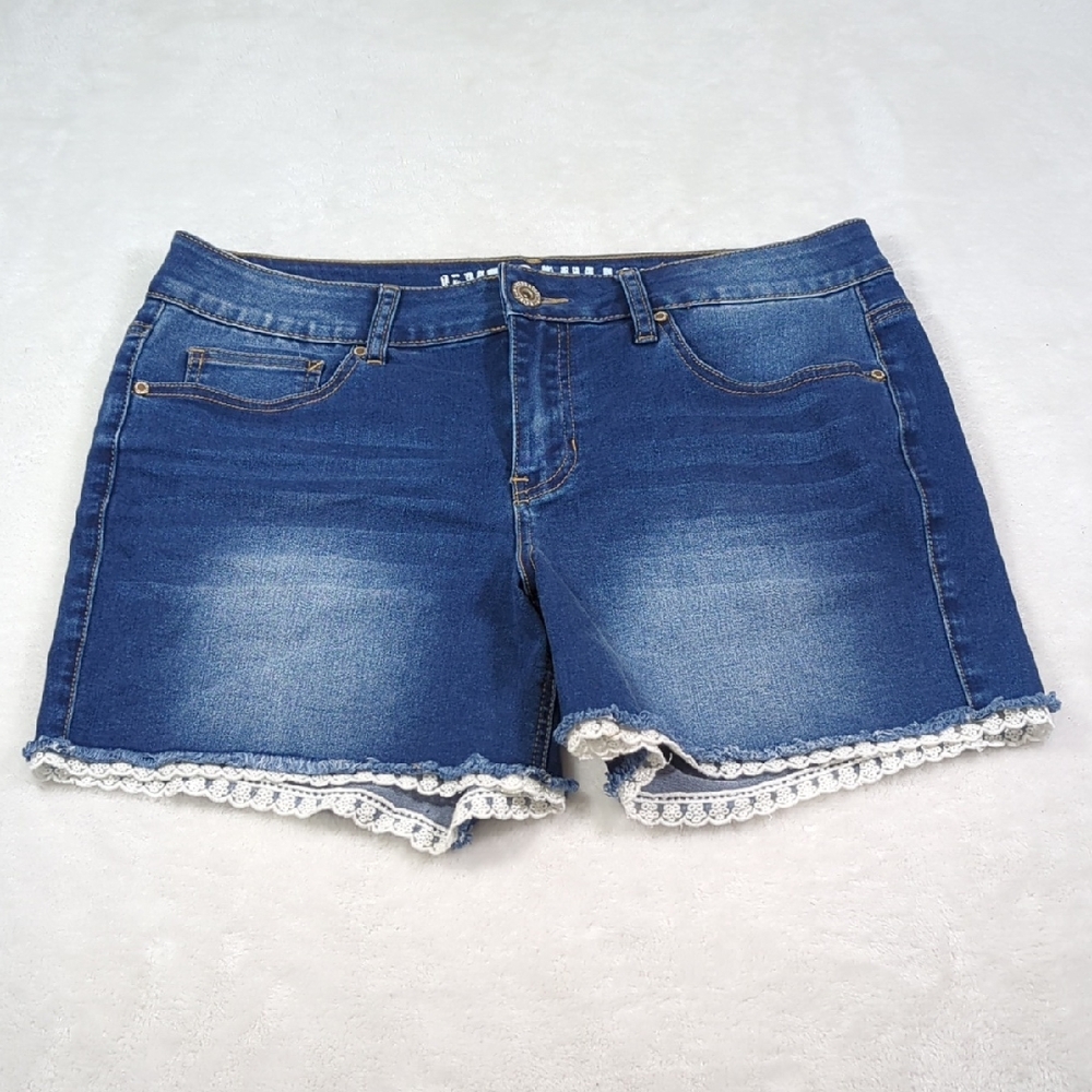 Hydraulic 12 Shorts Lace NWOT